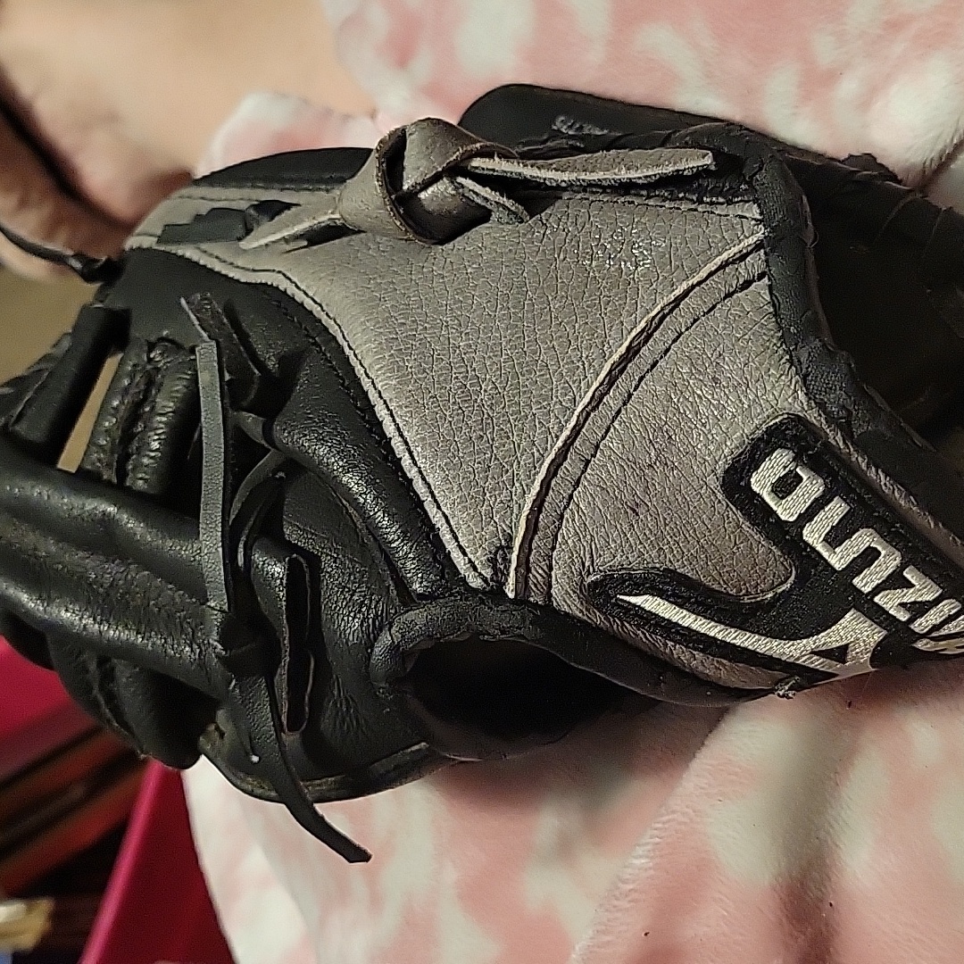 Mizuno Black Gray Baseball GloveYouth 9 Inch Size Mizuno Black Gray Baseball GloveYouth 9 Inch Size